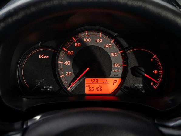 Toyota Vitz III (XP130) Рестайлинг 2 с пробегом 2019 года, цена 1 099 500 рублей, 65166 км, хэтчбек, Автокод Объявления
