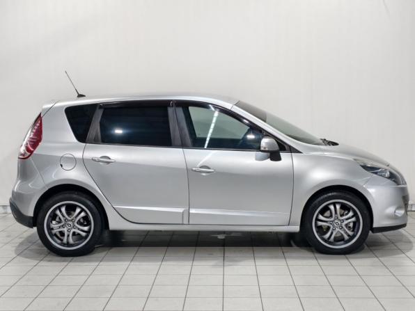 Renault Scenic III с пробегом 2011 года, цена 675 000 рублей, 297436 км, компактвэн, Автокод Объявления