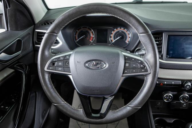 Lada (ВАЗ) Vesta I с пробегом 2023 года, цена 1 439 000 рублей, 44725 км, седан, Автокод Объявления