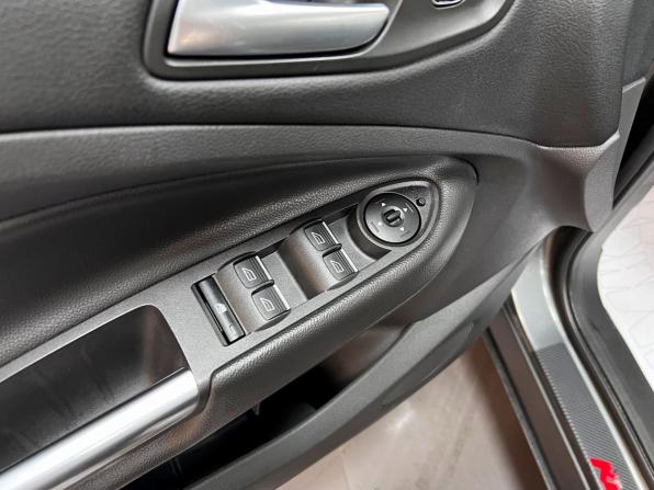 Ford Kuga II Рестайлинг с пробегом 2018 года, цена 1 950 000 рублей, 91369 км, внедорожник, Автокод Объявления
