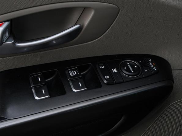Kia Carnival III с пробегом 2018 года, цена 2 800 000 рублей, 105254 км, минивэн, Автокод Объявления
