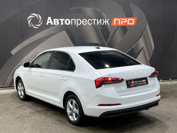 Skoda Rapid II с пробегом 2021 года, цена 1 070 000 рублей, 330116 км, лифтбек, Автокод Объявления