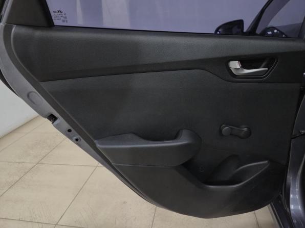 Hyundai Solaris II с пробегом 2017 года, цена 895 000 рублей, 245617 км, седан, Автокод Объявления