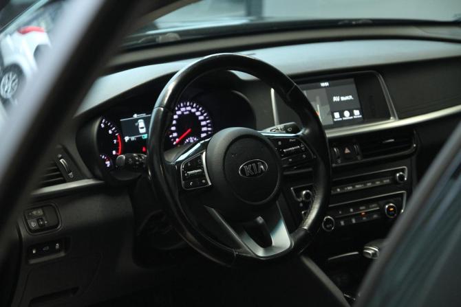 Kia Optima IV Рестайлинг с пробегом 2018 года, цена 2 499 000 рублей, 120000 км, седан, Автокод Объявления