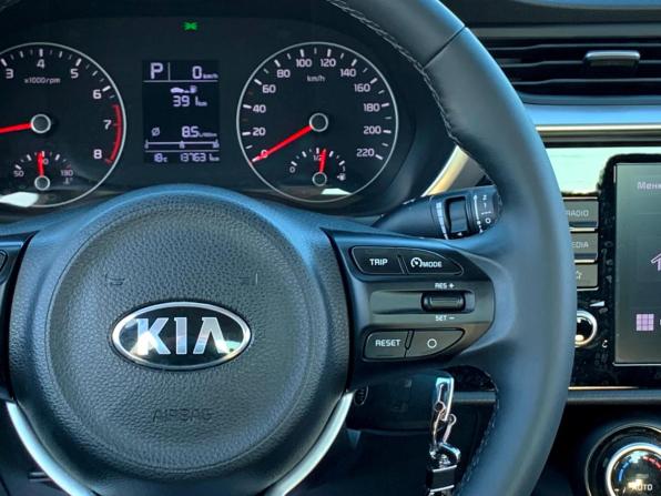 Kia Rio IV Рестайлинг с пробегом 2021 года, цена 1 632 400 рублей, 137631 км, седан, Автокод Объявления