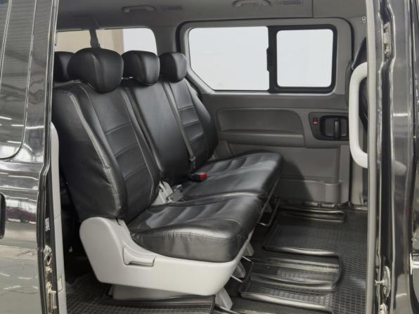 Hyundai H-1 II с пробегом 2010 года, цена 1 520 000 рублей, 247864 км, минивэн, Автокод Объявления