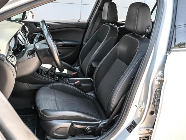 Opel Astra K с пробегом 2018 года, цена 1 378 000 рублей, 96333 км, универсал, Автокод Объявления