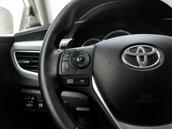 Toyota Corolla XI (E160 E170 E180) с пробегом 2013 года, цена 1 380 000 рублей, 170660 км, седан, Автокод Объявления