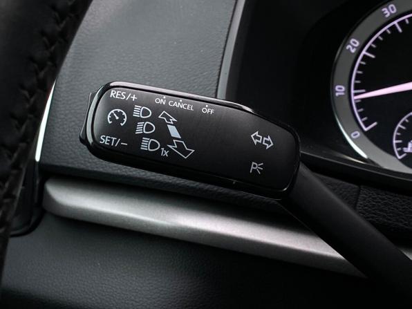 Skoda Karoq I с пробегом 2021 года, цена 2 240 800 рублей, 89265 км, внедорожник, Автокод Объявления