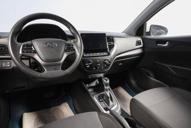 Hyundai Solaris II Рестайлинг с пробегом 2021 года, цена 1 699 000 рублей, 34500 км, седан, Автокод Объявления