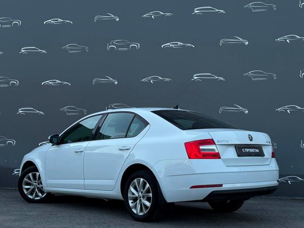 Skoda Octavia III (A7) Рестайлинг с пробегом 2018 года, цена 1 041 300 рублей, 286350 км, лифтбек, Автокод Объявления