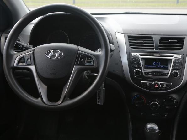 Hyundai Solaris I Рестайлинг с пробегом 2015 года, цена 965 000 рублей, 96000 км, хэтчбек, Автокод Объявления