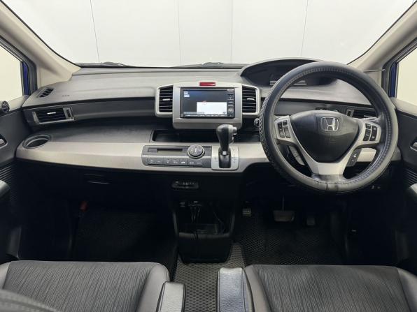 Honda Freed I Рестайлинг с пробегом 2012 года, цена 890 000 рублей, 278407 км, компактвэн, Автокод Объявления