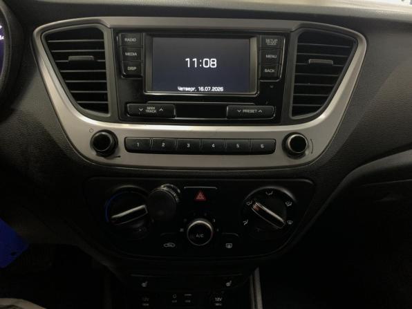 Hyundai Solaris II с пробегом 2017 года, цена 599 000 рублей, 317953 км, седан, Автокод Объявления