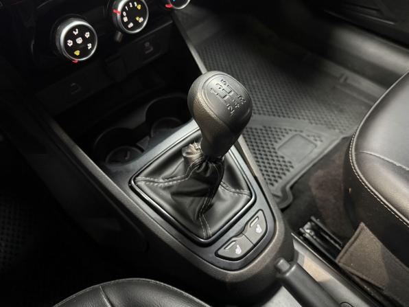 Lada (ВАЗ) Vesta I Рестайлинг (NG) с пробегом 2023 года, цена 1 400 000 рублей, 44232 км, седан, Автокод Объявления