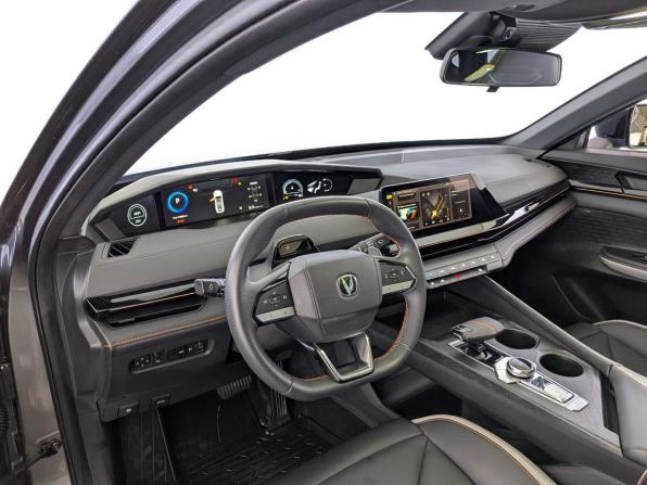 Changan UNI-V I с пробегом 2024 года, цена 2 225 000 рублей, 41799 км, лифтбек, Автокод Объявления