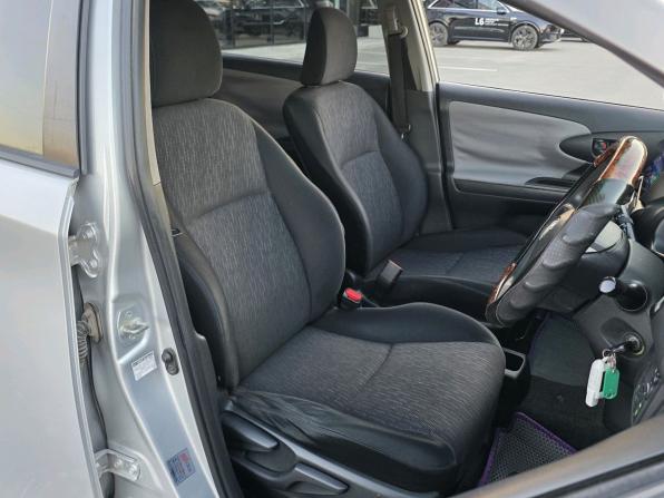 Toyota Wish II с пробегом 2010 года, цена 999 000 рублей, 267329 км, минивэн, Автокод Объявления