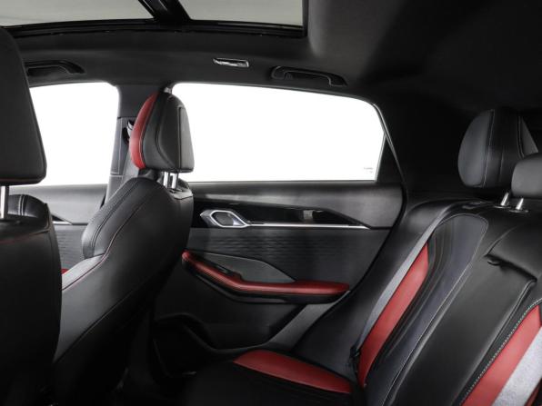 Geely Coolray I Рестайлинг с пробегом 2024 года, цена 2 297 000 рублей, 21950 км, внедорожник, Автокод Объявления