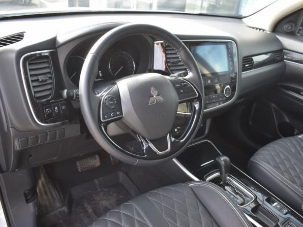 Mitsubishi Outlander III Рестайлинг 3 с пробегом 2022 года, цена 2 775 000 рублей, 23903 км, внедорожник, Автокод Объявления
