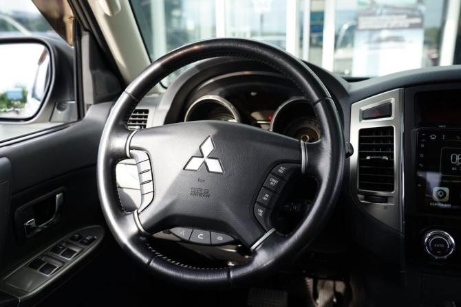 Mitsubishi Pajero IV Рестайлинг 2 с пробегом 2021 года, цена 3 490 000 рублей, 84050 км, внедорожник, Автокод Объявления