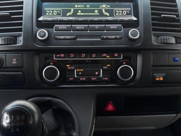 Volkswagen Caravelle T5 Рестайлинг с пробегом 2014 года, цена 1 990 000 рублей, 228538 км, минивэн, Автокод Объявления