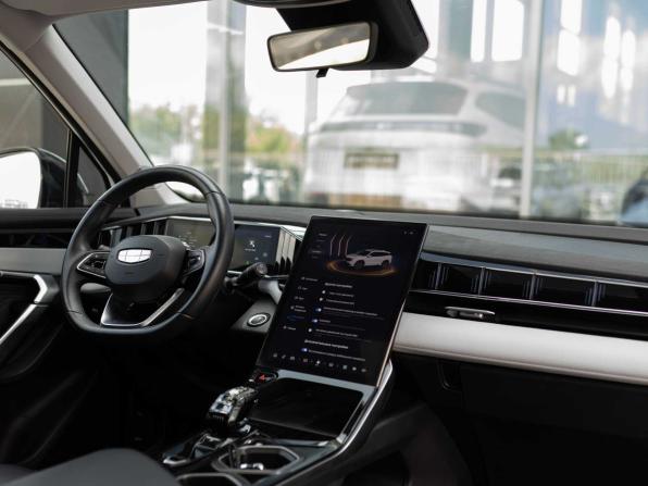 Geely Atlas II с пробегом 2023 года, цена 2 570 000 рублей, 49334 км, внедорожник, Автокод Объявления