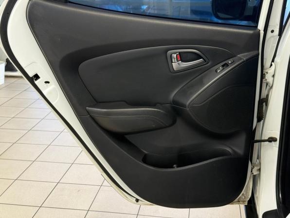Hyundai ix35 I Рестайлинг с пробегом 2015 года, цена 1 280 000 рублей, 174000 км, внедорожник, Автокод Объявления