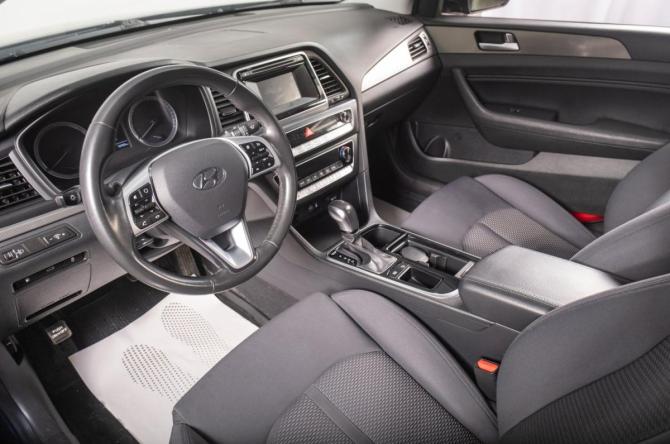 Hyundai Sonata VII (LF) Рестайлинг с пробегом 2018 года, цена 2 199 000 рублей, 71000 км, седан, Автокод Объявления