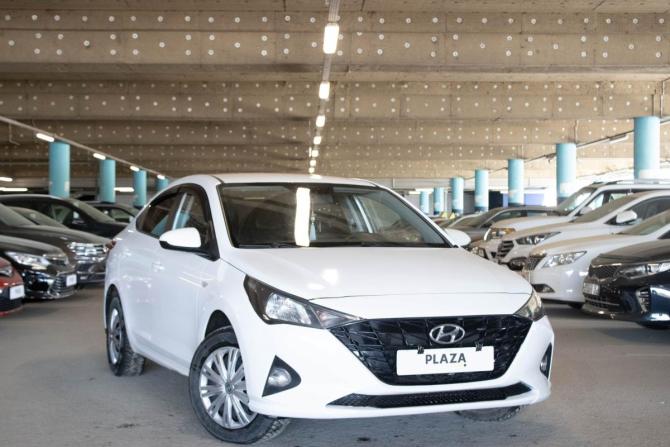 Hyundai Solaris II Рестайлинг с пробегом 2022 года, цена 1 719 000 рублей, 71243 км, седан, Автокод Объявления
