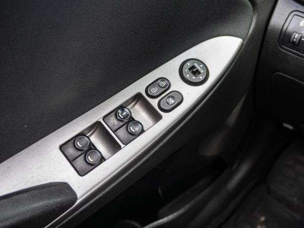 Hyundai Solaris I Рестайлинг с пробегом 2016 года, цена 1 040 000 рублей, 190037 км, седан, Автокод Объявления