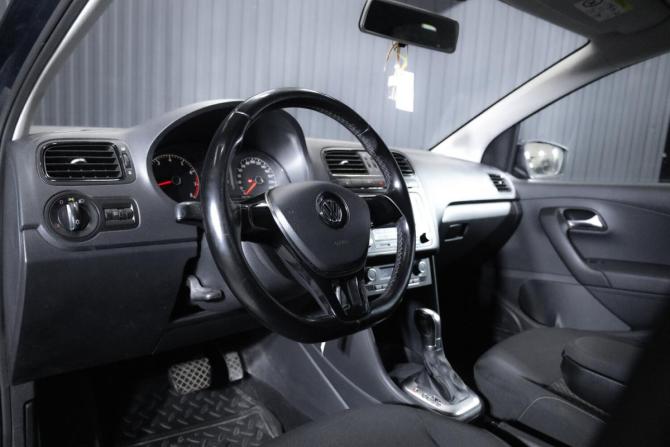 Volkswagen Polo V Рестайлинг с пробегом 2016 года, цена 1 030 000 рублей, 154451 км, седан, Автокод Объявления