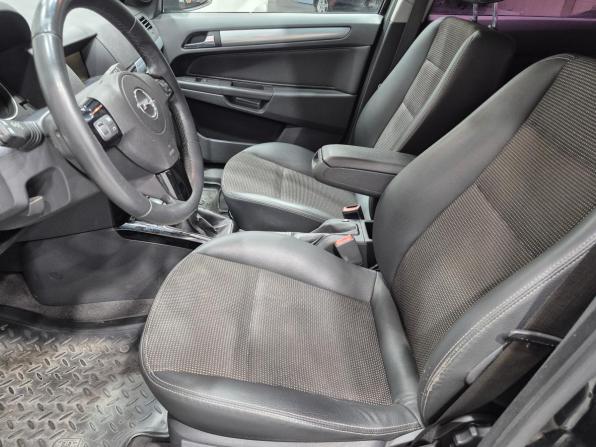 Opel Astra H Рестайлинг с пробегом 2013 года, цена 584 000 рублей, 239260 км, хэтчбек, Автокод Объявления