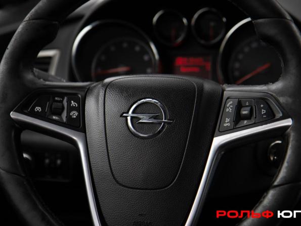Opel Astra J Рестайлинг с пробегом 2013 года, цена 638 000 рублей, 301528 км, седан, Автокод Объявления