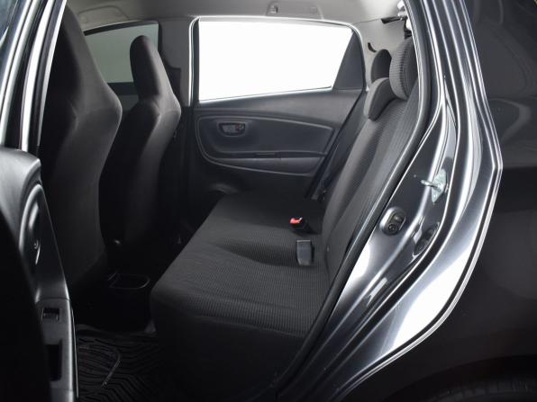 Toyota Vitz III (XP130) Рестайлинг 2 с пробегом 2017 года, цена 894 995 рублей, 150494 км, хэтчбек, Автокод Объявления