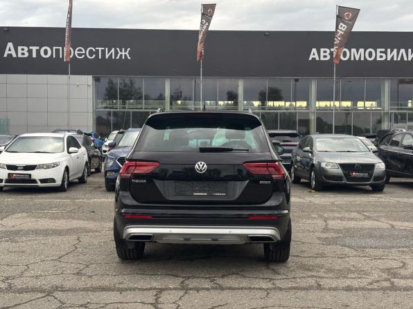 Volkswagen Tiguan II с пробегом 2019 года, цена 2 840 000 рублей, 73347 км, внедорожник, Автокод Объявления