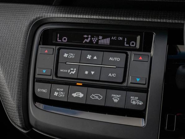 Honda Stepwgn V Рестайлинг с пробегом 2018 года, цена 2 200 000 рублей, 109292 км, минивэн, Автокод Объявления