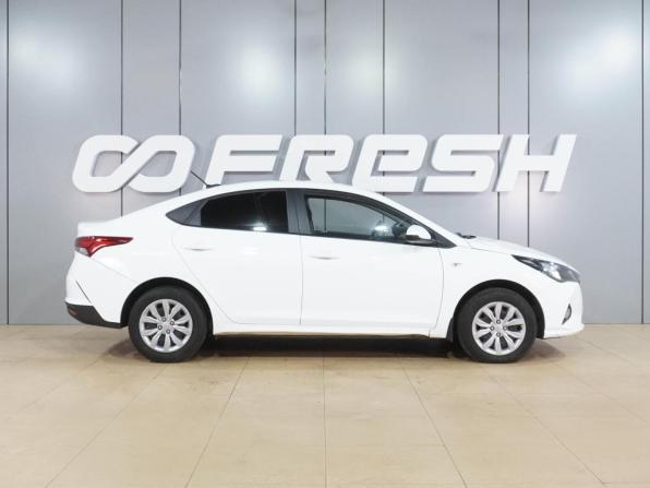 Hyundai Solaris II Рестайлинг с пробегом 2020 года, цена 1 519 000 рублей, 121141 км, седан, Автокод Объявления