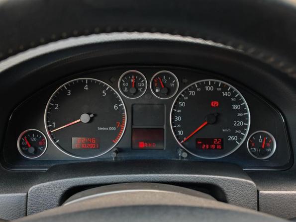 Audi A6 II (C5) Рестайлинг с пробегом 2003 года, цена 705 000 рублей, 231916 км, седан, Автокод Объявления
