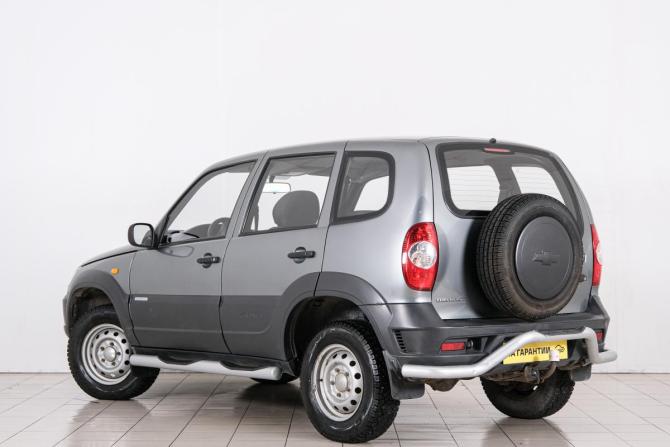 Chevrolet Niva I Рестайлинг с пробегом 2011 года, цена 849 000 рублей, 50000 км, внедорожник, Автокод Объявления