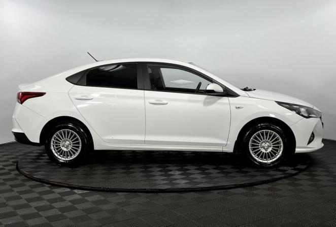 Hyundai Solaris II Рестайлинг с пробегом 2021 года, цена 1 550 000 рублей, 114665 км, седан, Автокод Объявления