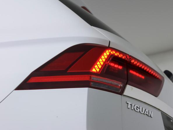 Volkswagen Tiguan II с пробегом 2017 года, цена 2 299 000 рублей, 179729 км, внедорожник, Автокод Объявления