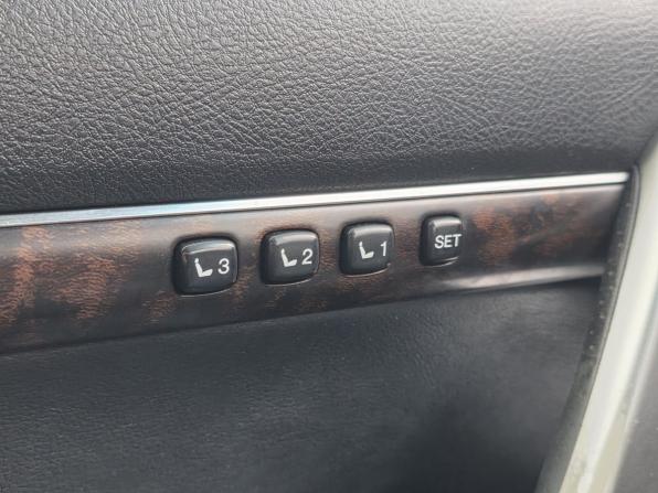 Toyota Land Cruiser 200 Series Рестайлинг 1 с пробегом 2012 года, цена 3 300 000 рублей, 270890 км, внедорожник, Автокод Объявления