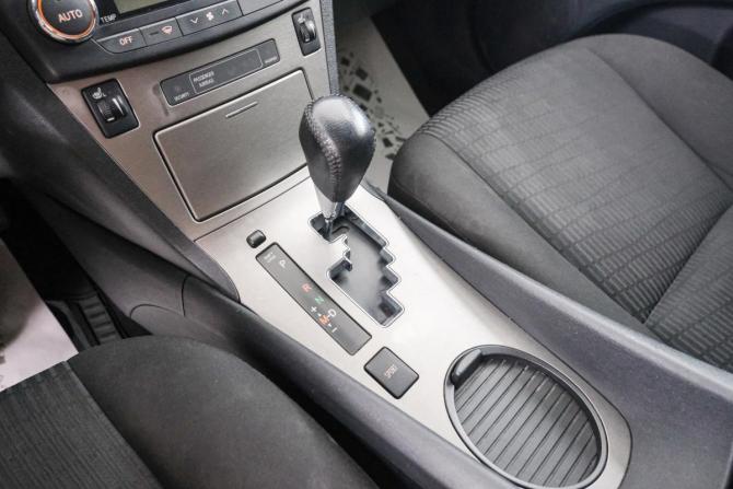 Toyota Avensis III с пробегом 2009 года, цена 1 199 000 рублей, 203000 км, седан, Автокод Объявления