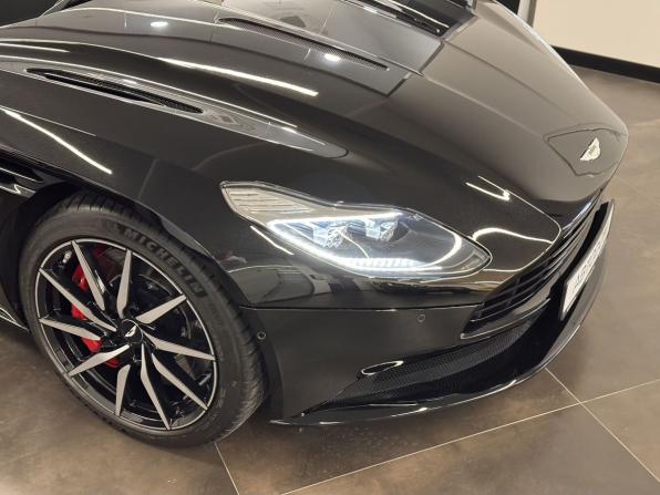 Aston Martin DB11 I с пробегом 2017 года, цена 18 200 000 рублей, 5188 км, купе, Автокод Объявления