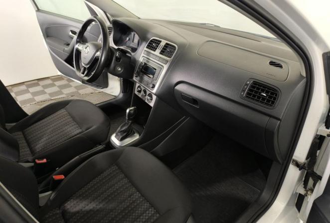 Volkswagen Polo V Рестайлинг с пробегом 2018 года, цена 1 215 000 рублей, 94538 км, седан, Автокод Объявления