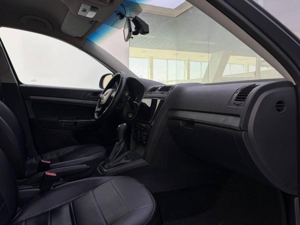 Skoda Octavia II (A5) Рестайлинг с пробегом 2011 года, цена 599 000 рублей, 216513 км, лифтбек, Автокод Объявления
