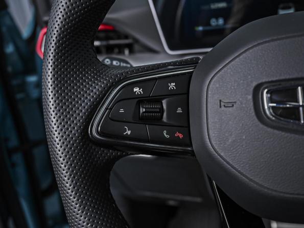 Geely Coolray I Рестайлинг с пробегом 2024 года, цена 2 579 000 рублей, 12585 км, внедорожник, Автокод Объявления