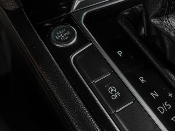 Volkswagen Passat B8 с пробегом 2017 года, цена 1 849 000 рублей, 145752 км, седан, Автокод Объявления