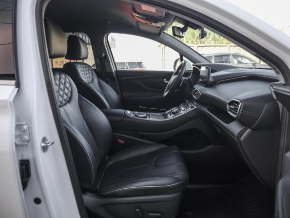 Hyundai Santa Fe IV Рестайлинг с пробегом 2021 года, цена 3 579 000 рублей, 91361 км, внедорожник, Автокод Объявления