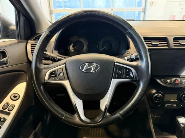 Hyundai Solaris I с пробегом 2012 года, цена 830 000 рублей, 172017 км, седан, Автокод Объявления